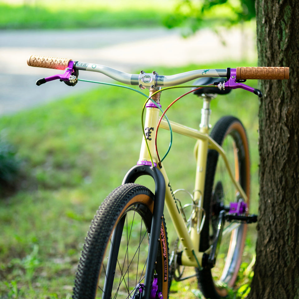 SimWorks x Tomii Cycles Farwest Grip - on bike