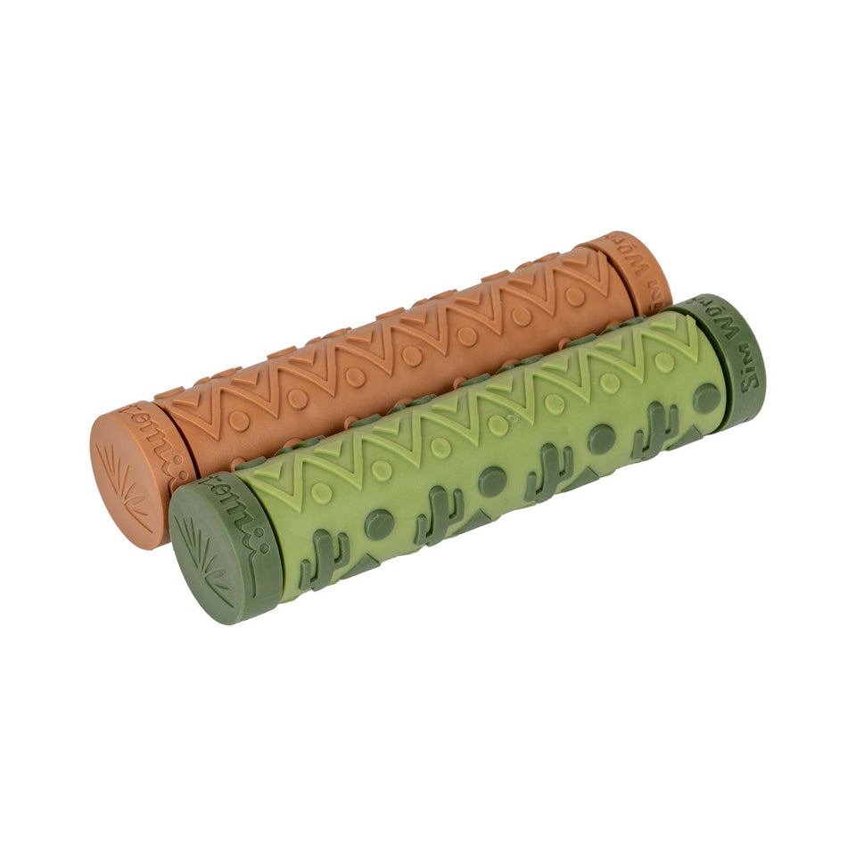SimWorks x Tomii Cycles Farwest Grip - packaging