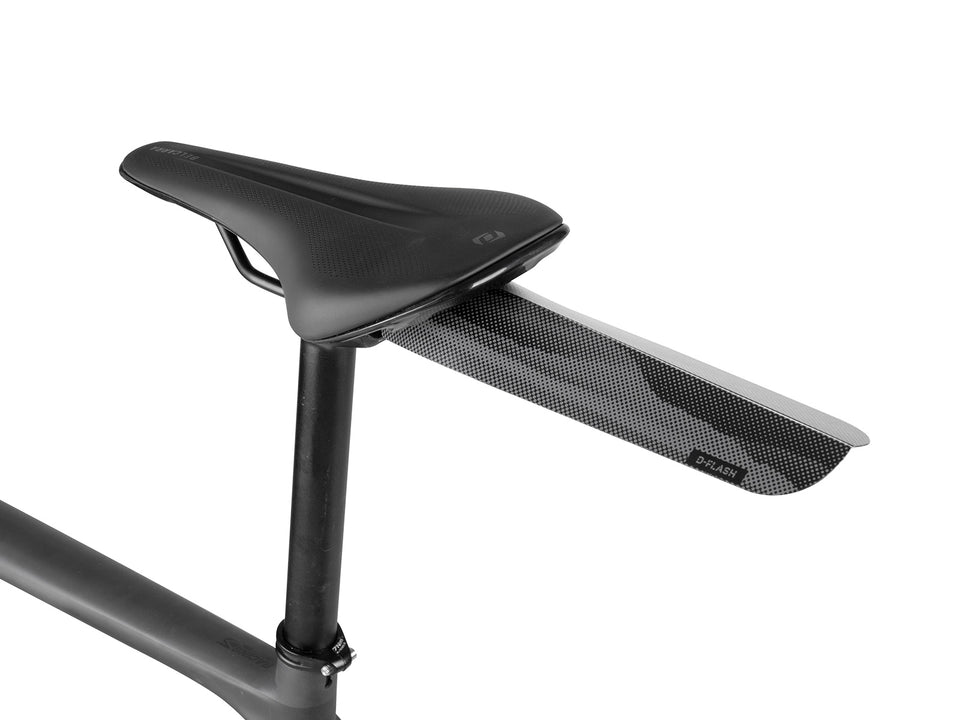 Topeak D-Flash Express S mounted to saddle rails
