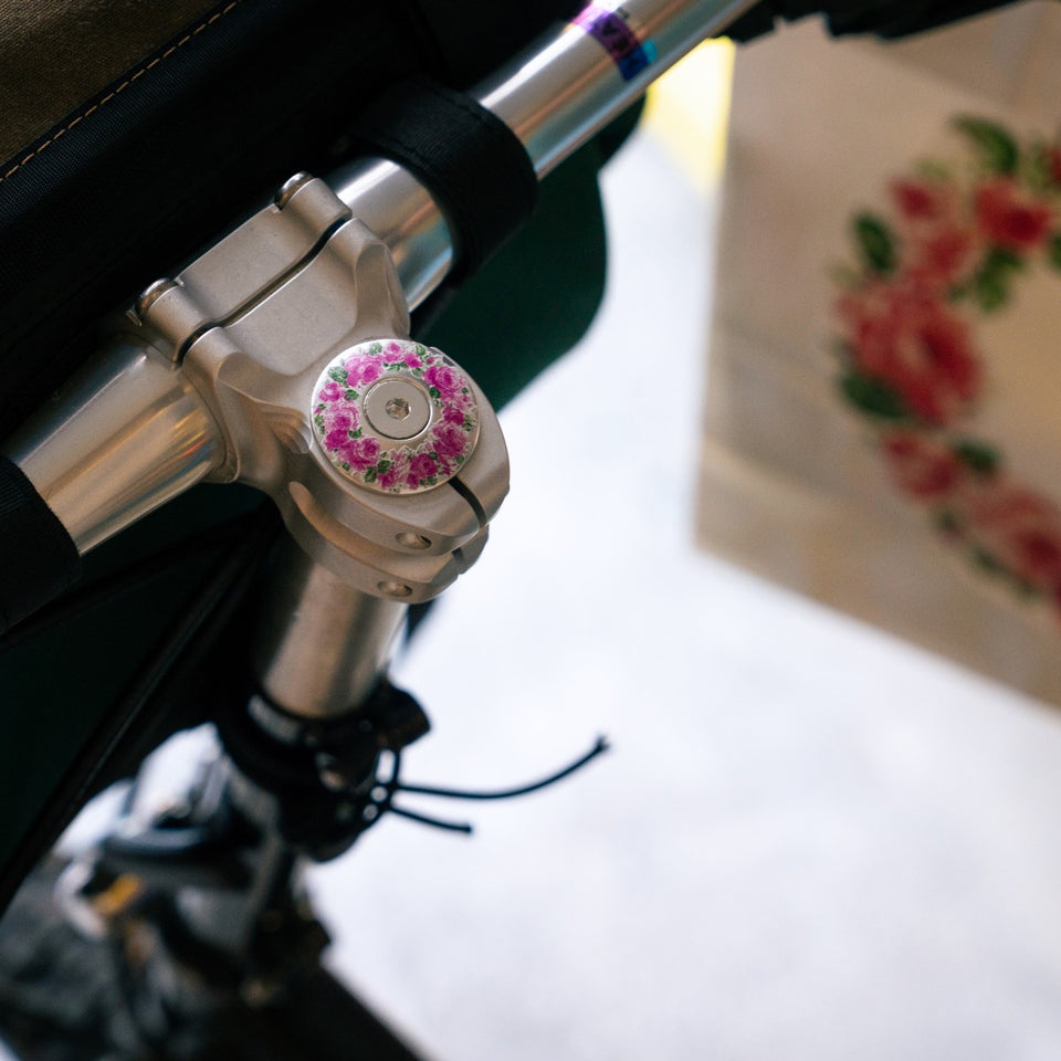 Billboard Floral Top Cap - Silver